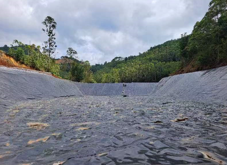 復合防滲土工膜-復合防滲土工膜廠家-復合防滲土工膜性能特點